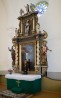 Vaade altarile. Polükroomne altarisein pärineb 1684. aastast  (Chr. Ackermann). Foto: O.A. Mahlapuu, 08/2012