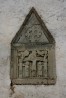 Algselt S-portaaliga seotud Kristust ristil kujutav reljeef, mis hiljem paigutati ümber lõunaportaali ette lisatud eeskoja seinale.. Foto: M.Kallas (02/2007)