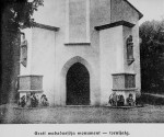 Vaade kiriku sissekäigule pärast 1933.-ndat aastat