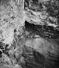 Surf pikihoone põhjaseina ja käärkambri lääneseina vahelises nurgas (nr 2), vaade põhjast. Autor: Villem Raam. Aasta: juuli-august 1959
