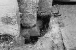 Põhjaportaal- detail. Vaade väljakaevatud soklile. Autor: H. Rennik. Aasta: 05/1959. #3800