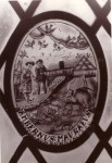 Ruhnu puukiriku maalitud aken Ambernus Mauraeuse märgiga (oli 1650 Ruhnus pastor). 15.09.1943. a.. Foto: SM F 4047:107 Fd; Kirchhoff, Richard