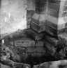 Vaade NO-st kaevendile 6. paremal all näha õhukese vahemüüri ülemine kivirida, mis fotol 65 fikseeritud seisundis on kaevamisel madalaks lammutatud.. Autor: V.Raam