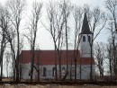 Põhjaseina ehitati aknad, millele koos kiriku algsete akendega anti neogootiliseks avardatud üldkuju.. Foto: M.Viljus, 04/2011