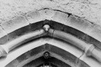 Detail. Tornialuse portaali kaare lukukivi peale puhastamist. Autor: H. Rannik. Aasta: 05/1959. #3792