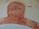 Käärkambri E-sein: rekonstrueeritud punase dekoratsiooni detail, mis näitab 1971. a konserveerimise käigus kasutatud spetsiaalset ristviirutuse tehnikat, et eristada rekonstruktsioone originaalist.. Foto: W. Schmid (08/2004)