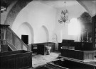 Kiriku sisevaade, vaade kooriruumist (altar, ristimisnõu jm)