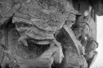 Skulptuurigrup Püha Katariinaga võidukaare põhjapoolsel piilaril (detailvaade). Dolomiit, 14. saj.