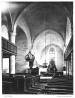 Koeru kiriku sisevaade 19. sajandi lõpust. Väärid on juba ehitatud, kuid altar on veel vana. . Foto: Reproduktsioon R.L.E. Guleke mapist Alt-Livland, Leipzig 1896.