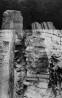 Suurtükitorni lõunamüüri ristvaade ja samast müürist leitud ornamentkivid.. Autor: V. Raam. Aasta: 1938. #N-29200/3