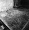 Purunev betoonkihist kattega põrand koorikvadraadi edelaosas. Vaade kirdest.. Autor: V.Raam. Aasta: 09/1976