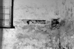 Krkambri laetalade augud kooriruumi phjaseinas . Foto: T. Parmakson, T. Sepp. 1992. Muinsuskaitseameti arhiiv, silik A-2968